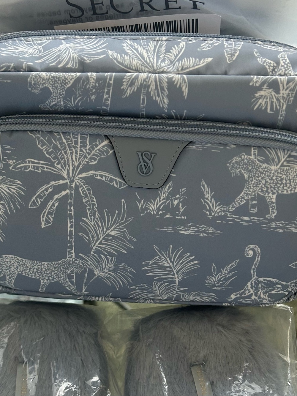 Victoria’s Secret Make-up Clear PVC Travel Toiletry Bags x2 NWT Blue/white